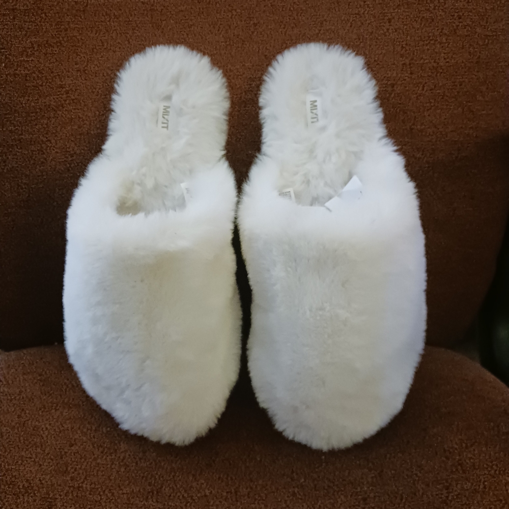 Luxurious White Faux Fur Slippers